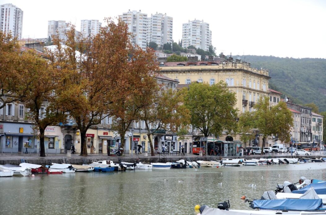 'Volim grad koji teče' (5287. epizoda): Rijeku pritisnuli oblaci i kiša ...